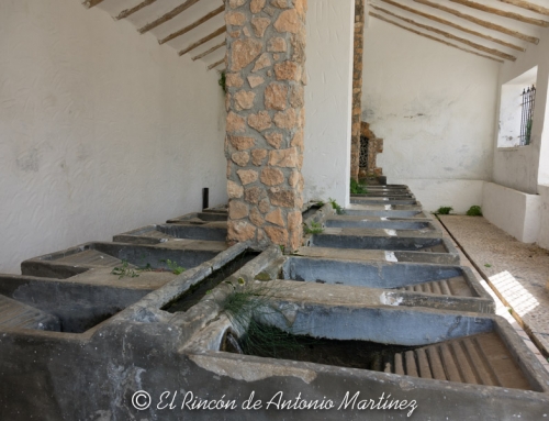 LAVADEROS PÚBLICOS